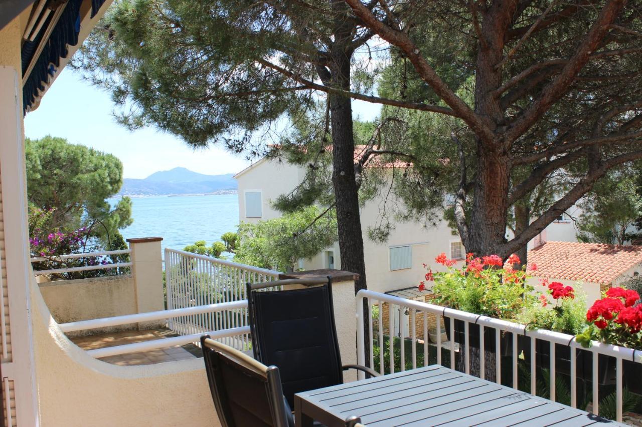 Luxury 4 Bed Apartment On Coastal Footpath At Cap Ras Llança Kültér fotó